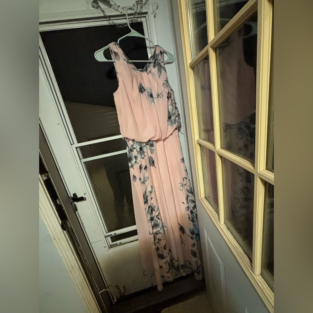 Size 10 womens Elegant Floral Pink Dress